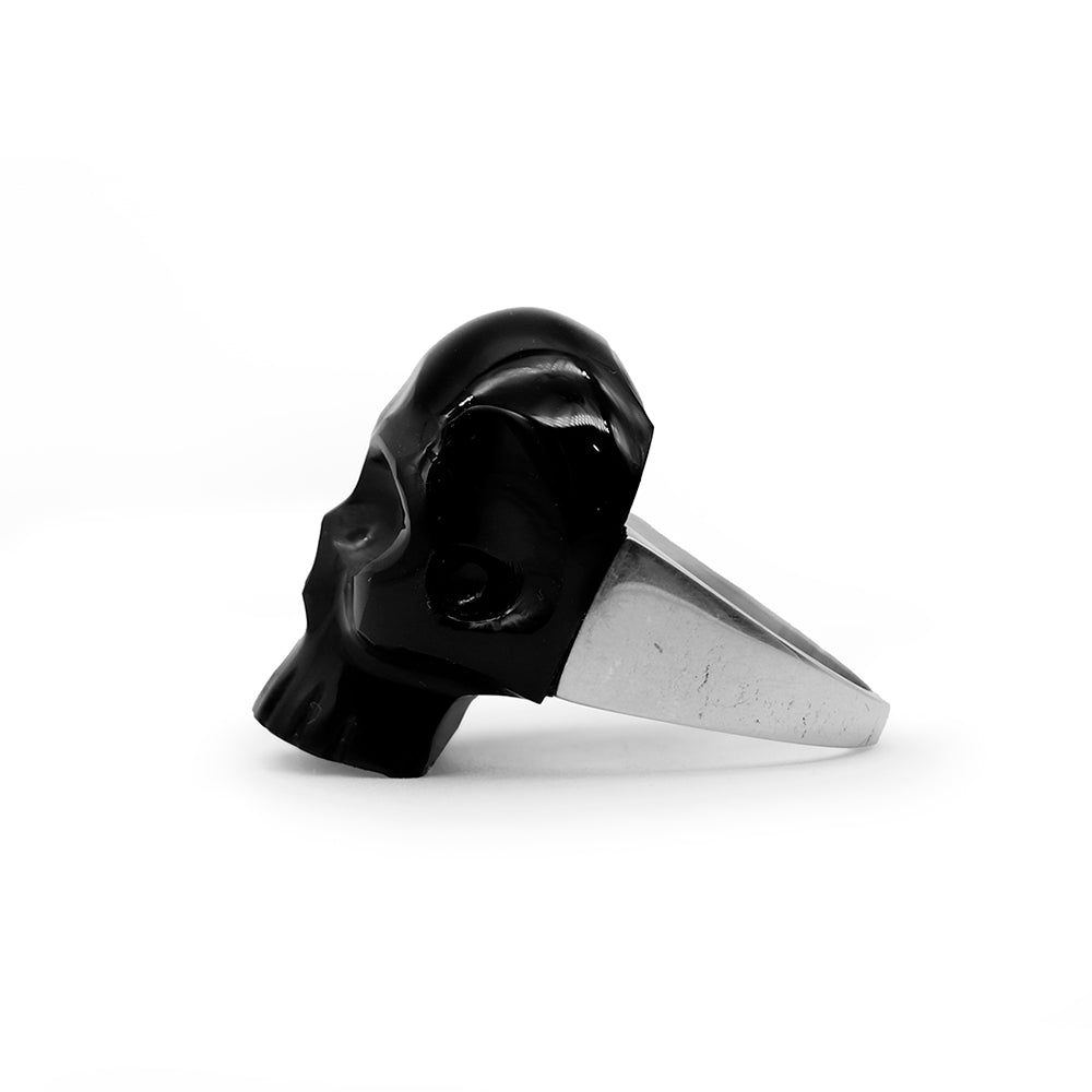 Anillo cráneo completo de obsidiana con base de plata