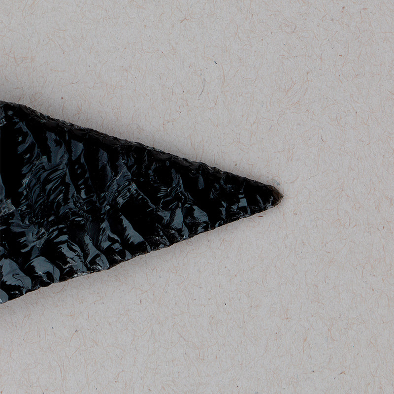 Collar de punta de obsidiana tallada por percusión