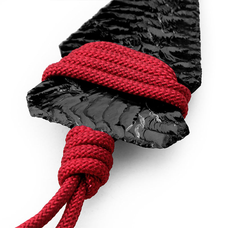 Collar de punta de obsidiana tallada por percusión