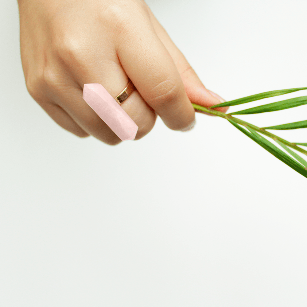 Anillo péndulo cuarzo rosa